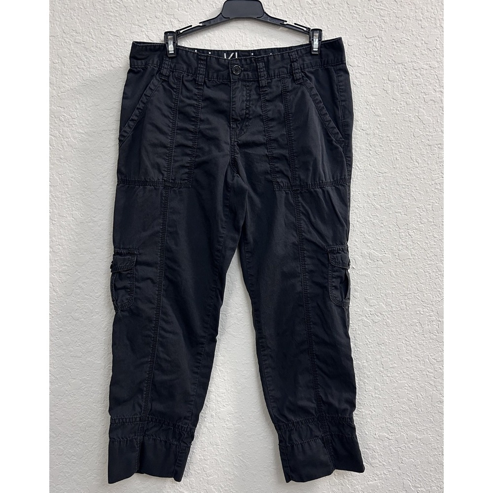 Vintage 2000s/ Y2K Woman's Calvin Klein Jeans Black Cargo Capri Pants (Size: 8)